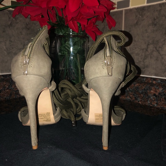 Steve Madden lace tied up Heel - Picture 5 of 8